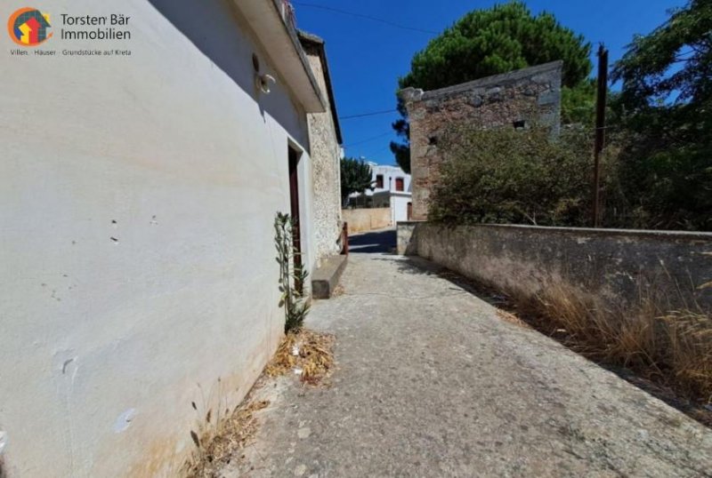 Kefalas Kreta, Kefalas, 3 renovierungsbedürftige Gebäude mit Blick auf die Weißen Berge. Haus kaufen